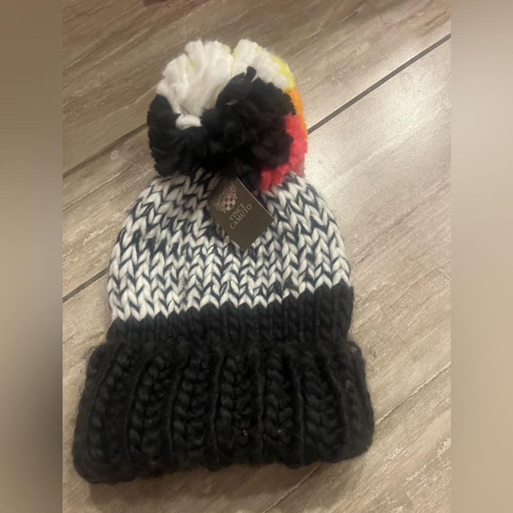 NWT Vince Camuto beanie pompom hat